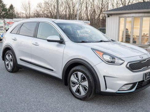 Used 2019 Kia Niro LX image 3
