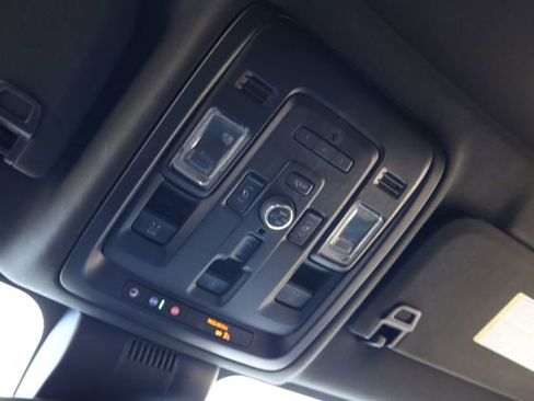 Used 2023 GMC Yukon Denali image 22