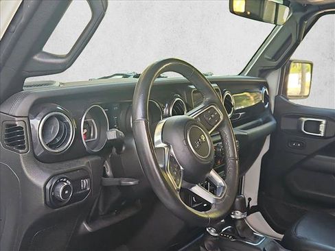 Used 2023 Jeep Wrangler Unlimited Sahara AWD/4WD image 9