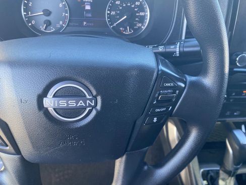 Used 2022 Nissan Frontier SV w/ Technology Package image 21