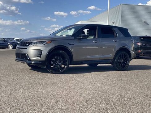 Used 2025 Land Rover Discovery Sport Dynamic SE AWD/4WD image 2