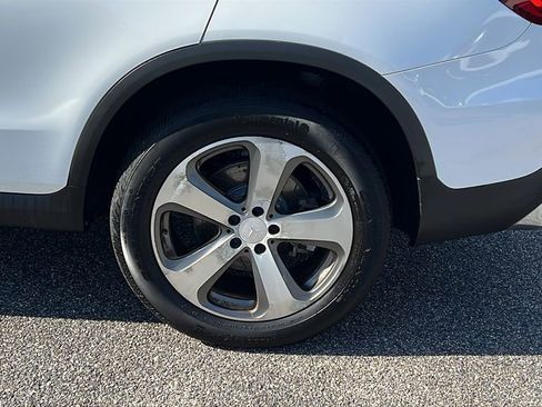 Used 2017 Mercedes-Benz GLC 300 image 9