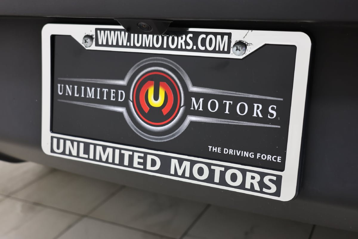 Used 2023 Porsche Macan AWD/4WD image 19