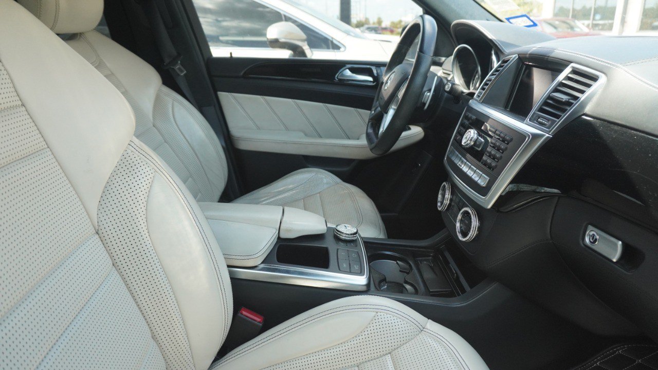 Used 2015 Mercedes-Benz ML 63 AMG 4MATIC image 9