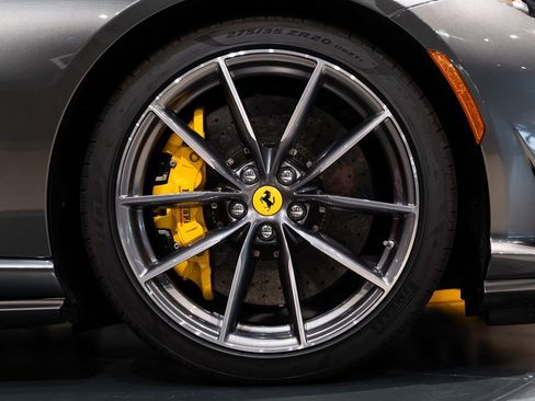 Certified 2022 Ferrari 812 GTS Base image 16