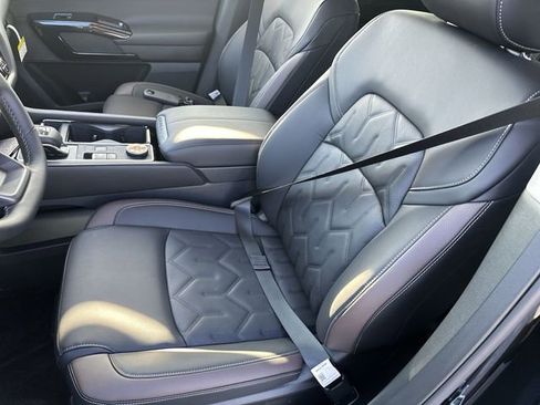 New 2026 Nissan Pathfinder Platinum AWD/4WD image 15