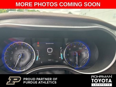 Used 2017 Chrysler Pacifica Limited FWD image 8