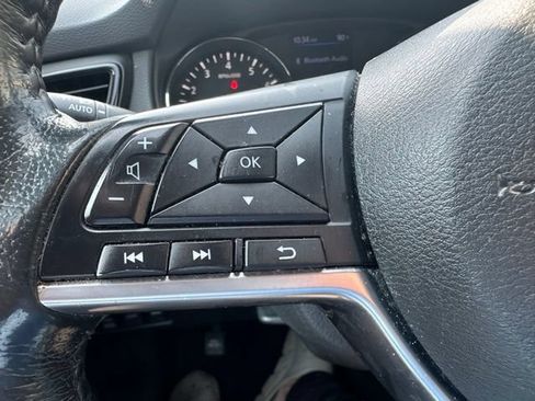 Used 2018 Nissan Rogue SV w/ Premium Package AWD/4WD image 16
