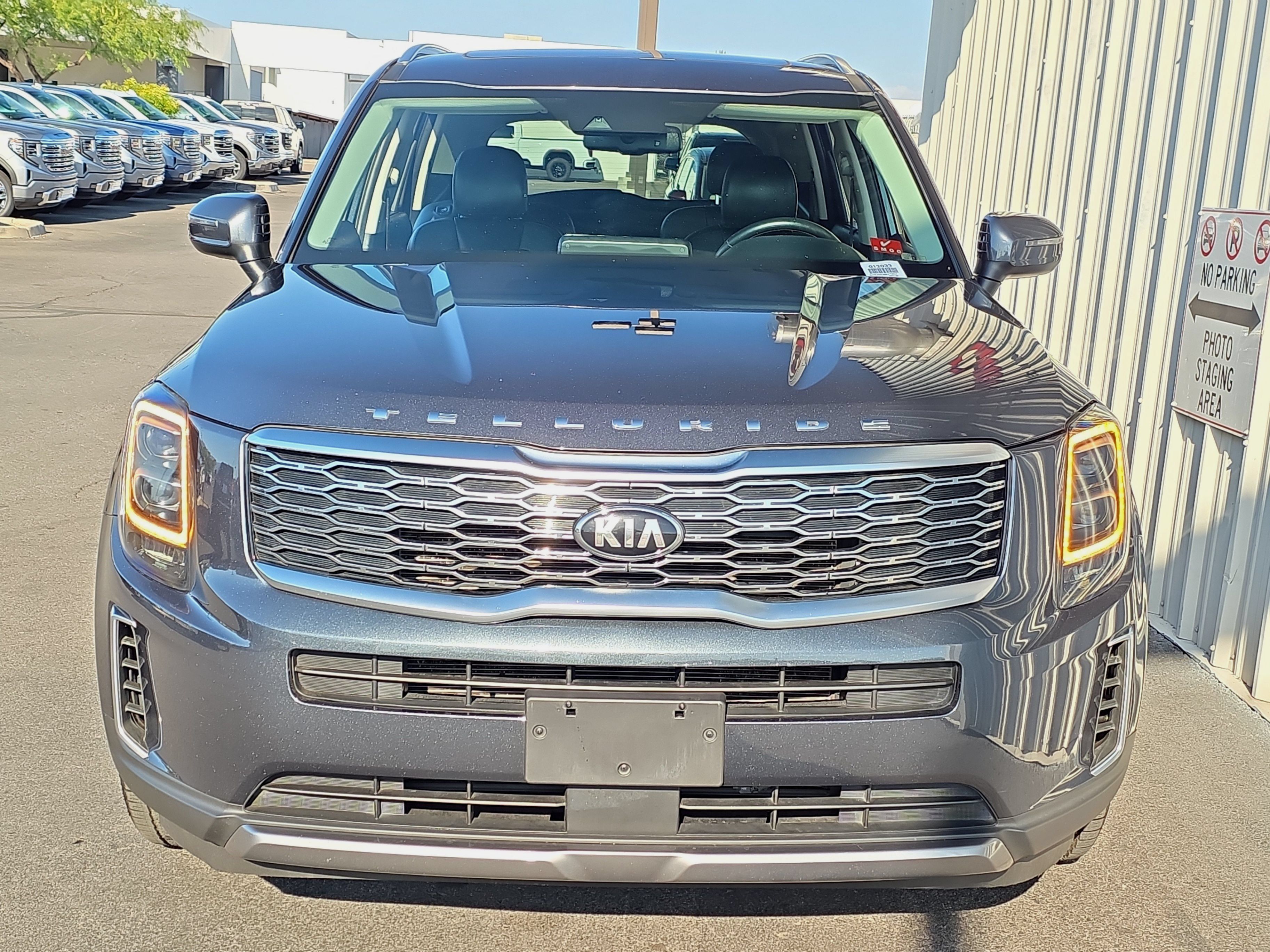 Used 2021 Kia Telluride EX w/ EX Premium Package FWD image 2