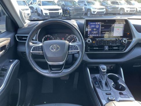Used 2022 Toyota Highlander Platinum image 20