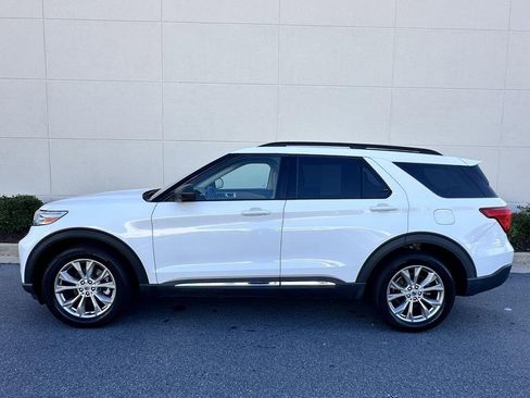 Used 2020 Ford Explorer XLT w/ Equipment Group 202A image 28