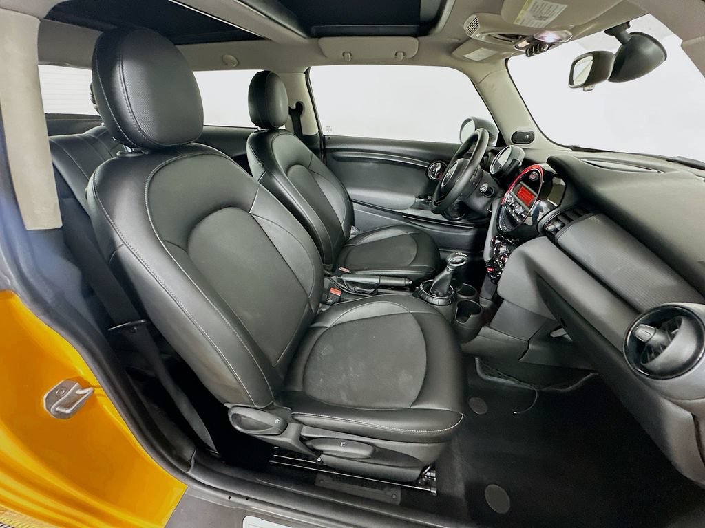 Used 2015 MINI Cooper 2-Door Hardtop FWD image 26