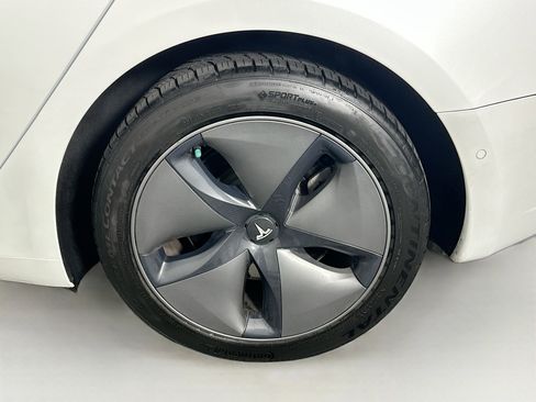 Used 2020 Tesla Model 3 Standard Range Plus image 11