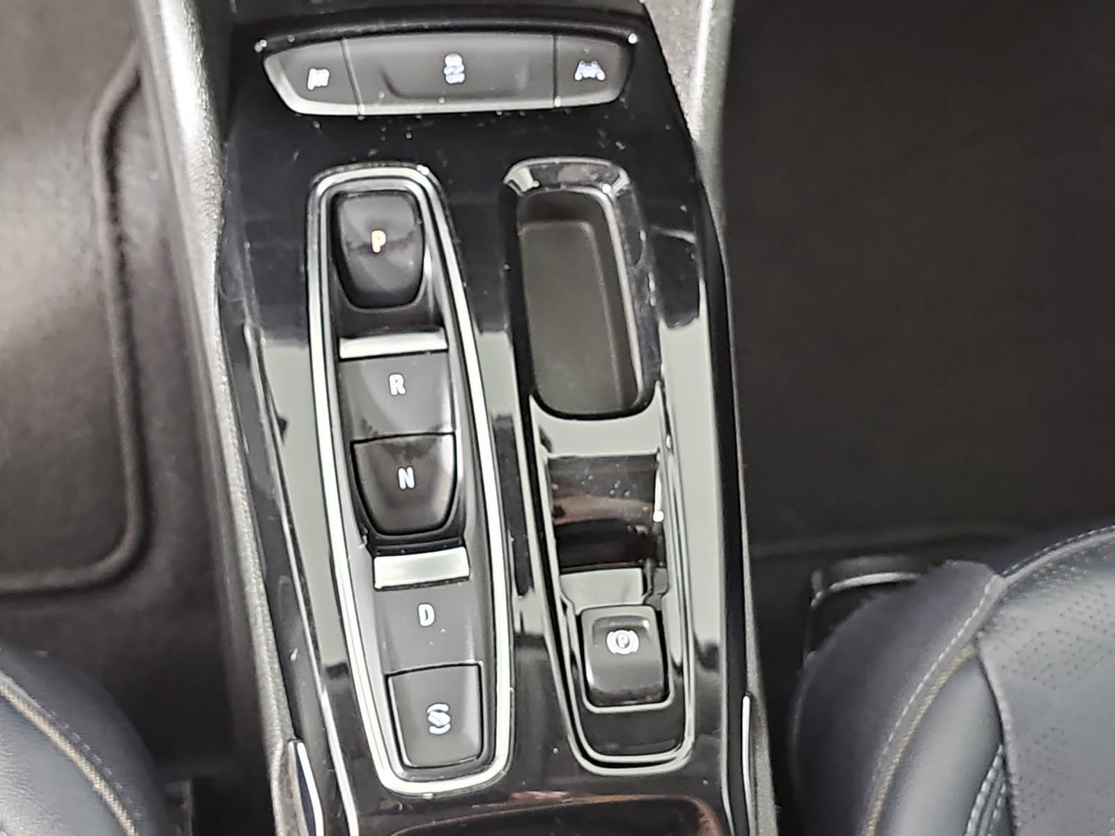 Used 2023 Chevrolet Bolt EUV LT w/ Convenience Package FWD image 21