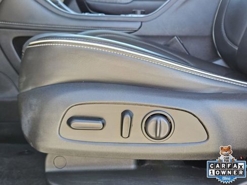 Used 2023 GMC Acadia Denali image 28