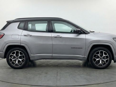 Used 2025 Jeep Compass Limited AWD/4WD image 11
