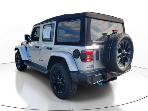 Used 2022 Jeep Wrangler Unlimited Sahara w/ Cold Weather Group image 6