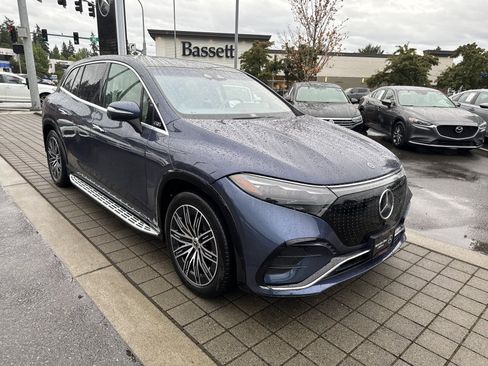 Certified 2023 Mercedes-Benz EQS 580 4MATIC SUV image 3