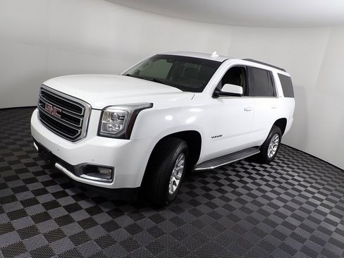 Used 2017 GMC Yukon SLT image 11