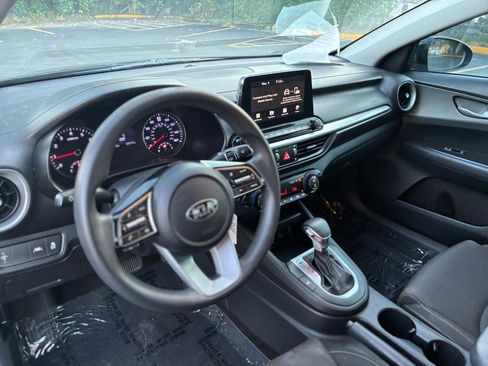 Used 2019 Kia Forte LXS FWD image 11