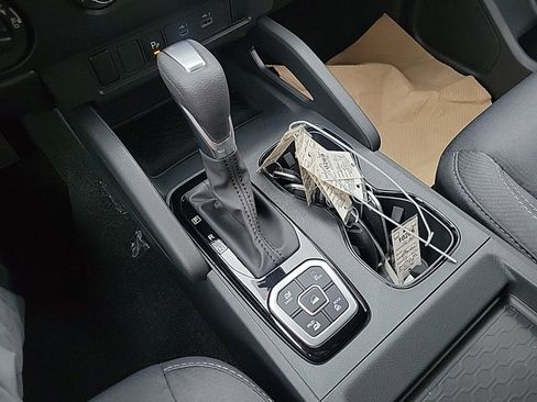 Used 2026 Nissan Frontier SV w/ Tow Package image 18