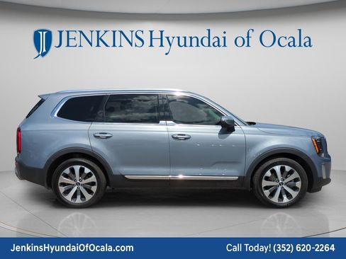 Used 2020 Kia Telluride EX w/ EX Premium Package image 2