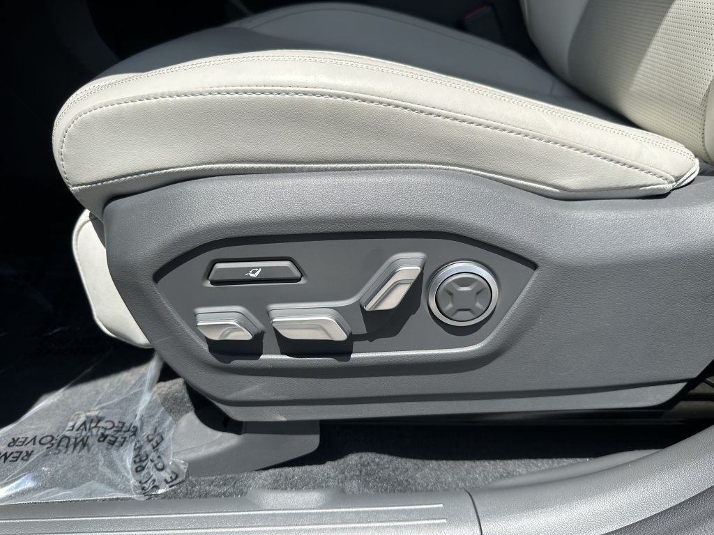 Used 2024 Hyundai Santa Fe Calligraphy AWD/4WD image 33