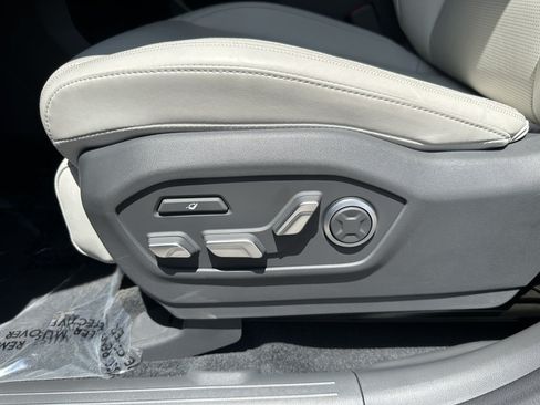 Used 2024 Hyundai Santa Fe Calligraphy AWD/4WD image 33