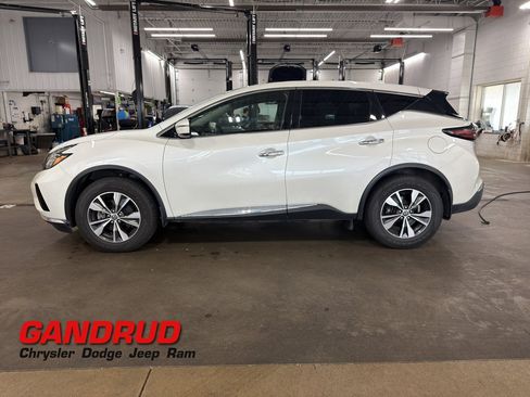 Used 2019 Nissan Murano S AWD/4WD image 1
