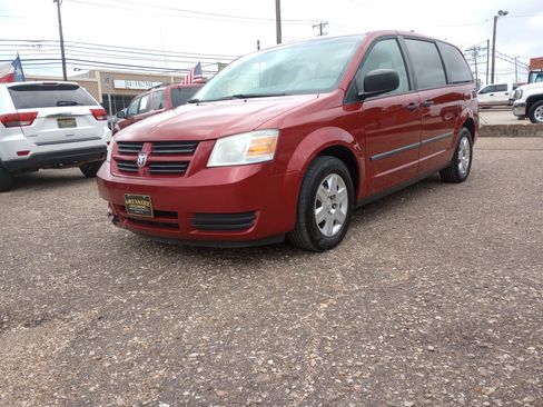 Used 2008 Dodge Grand Caravan SE FWD image 3