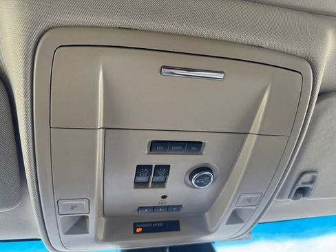 Used 2015 Chevrolet Suburban LTZ image 26