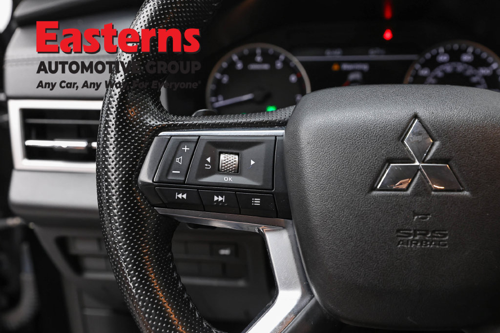 Used 2024 Mitsubishi Outlander SE FWD image 16