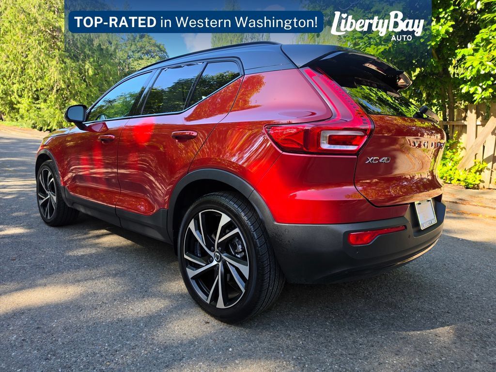 Used 2022 Volvo XC40 T5 R-Design w/ Advanced Package AWD/4WD image 8