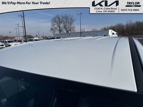 Used 2024 Chrysler Pacifica Touring-L image 12