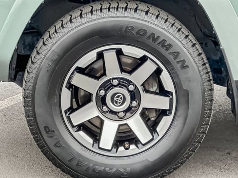 Used 2022 Toyota 4Runner Trail Special Edition AWD/4WD image 26