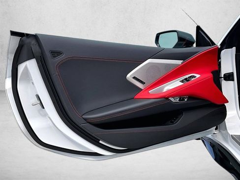 Used 2025 Chevrolet Corvette Z06 RWD image 18