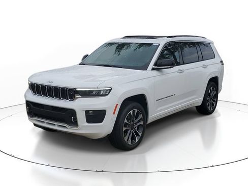 Used 2021 Jeep Grand Cherokee L Overland w/ Advanced Protech Group III AWD/4WD image 2