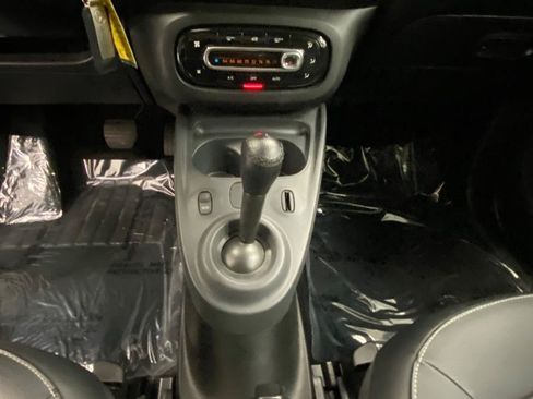 Used 2019 smart fortwo electric drive RWD image 30