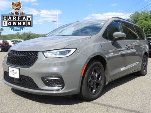 Used 2023 Chrysler Pacifica Touring-L w/ S Appearance Package FWD image 1