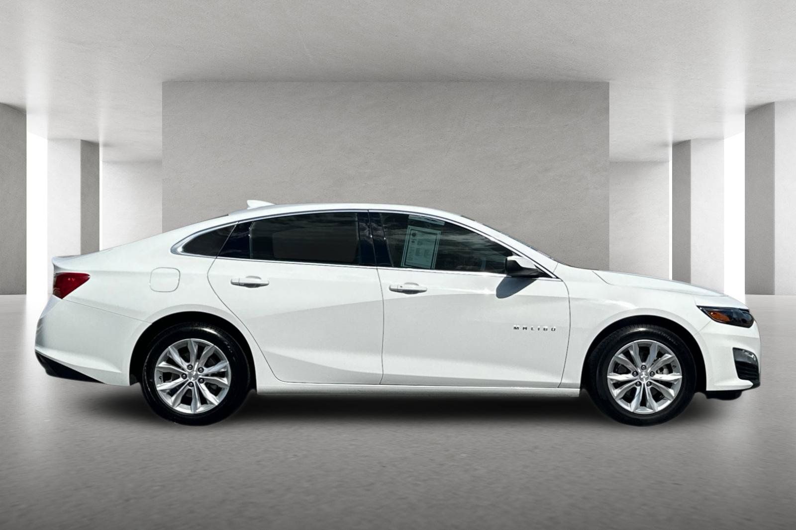 Used 2024 Chevrolet Malibu LT FWD image 3