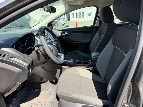 Used 2013 Ford Focus SE image 2