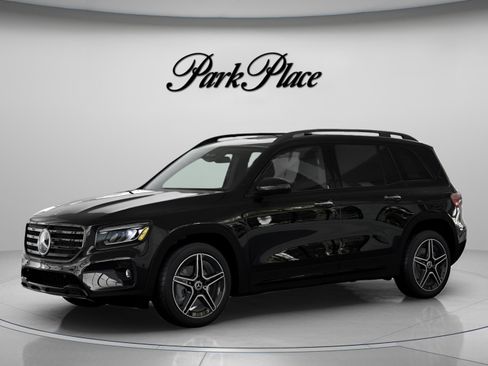 New 2026 Mercedes-Benz GLB 250 image 2