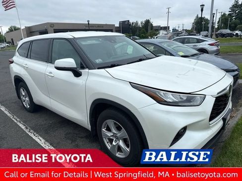 Used 2020 Toyota Highlander LE AWD/4WD image 1