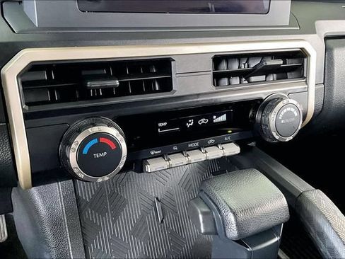 Used 2024 Toyota Tacoma SR AWD/4WD image 23