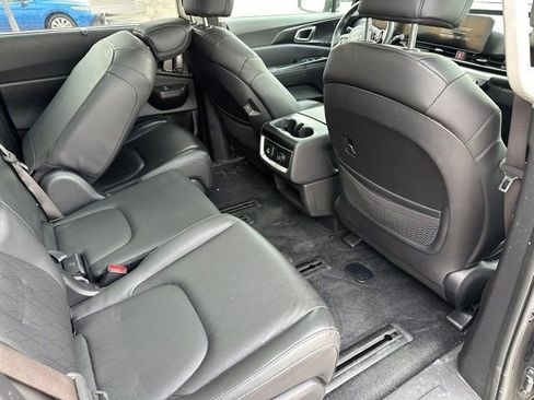 Used 2025 Kia Carnival SX w/ SX Dark Edition Package FWD image 14