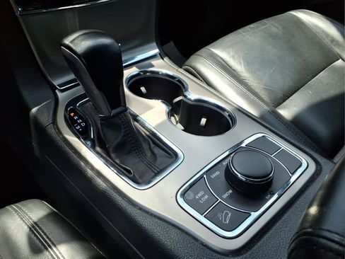 Used 2021 Jeep Grand Cherokee Limited AWD/4WD image 9