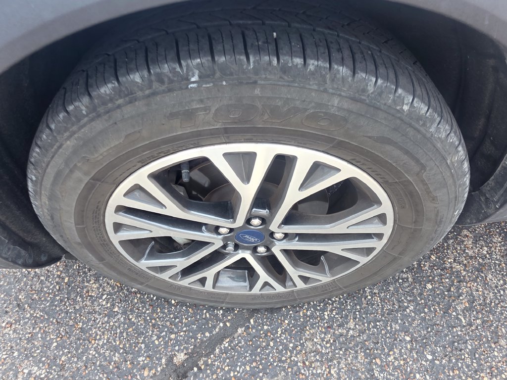 Certified 2020 Ford Escape SEL FWD image 9