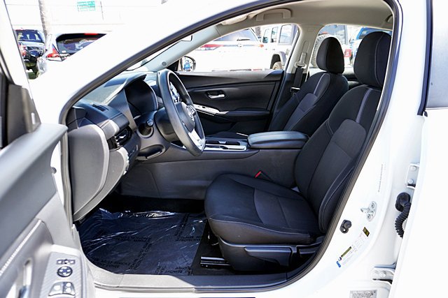 Used 2024 Nissan Sentra SV FWD image 21