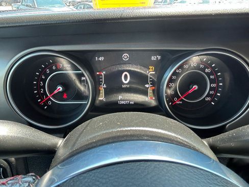 Used 2018 Jeep Wrangler Unlimited Rubicon w/ LED Lighting Group AWD/4WD image 22