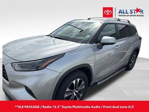 Used 2025 Toyota Highlander XLE image 1